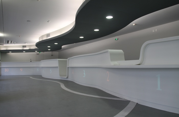 Agencement, ergonomie et conceptualisation des nouvelles agences de Tisseo : BANQUE CORIAN 2