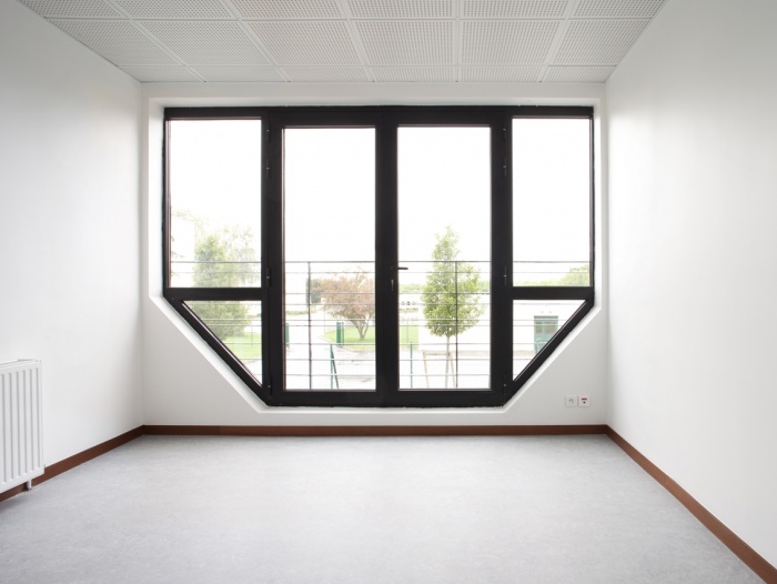 Transformation d'un bâtiment en maison des associations : Trappes_01