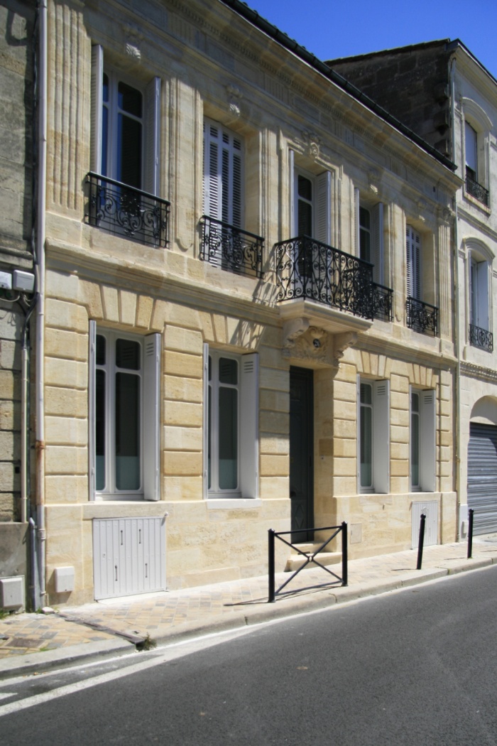 Rhabilitation d'une maison de ville & cration d'un couloir de nage : facade